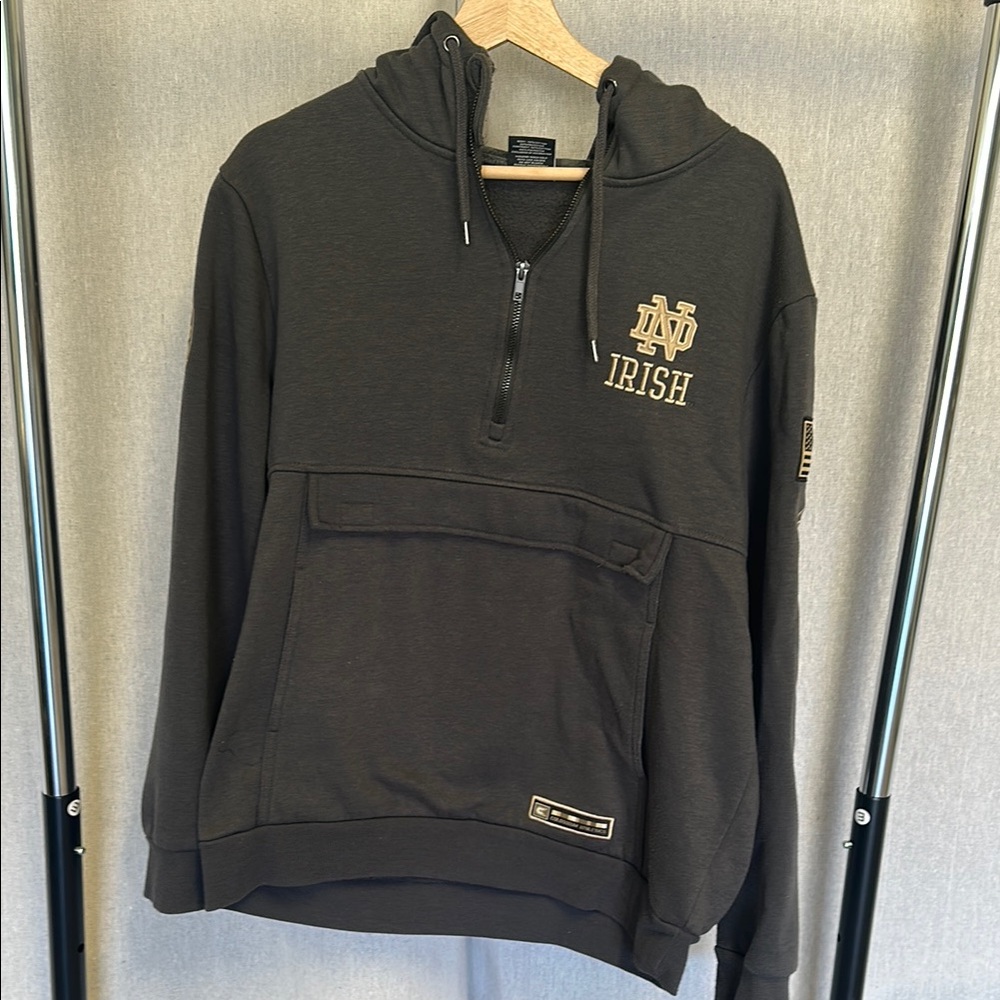Colosseum Black and Gold Men's Hoodie